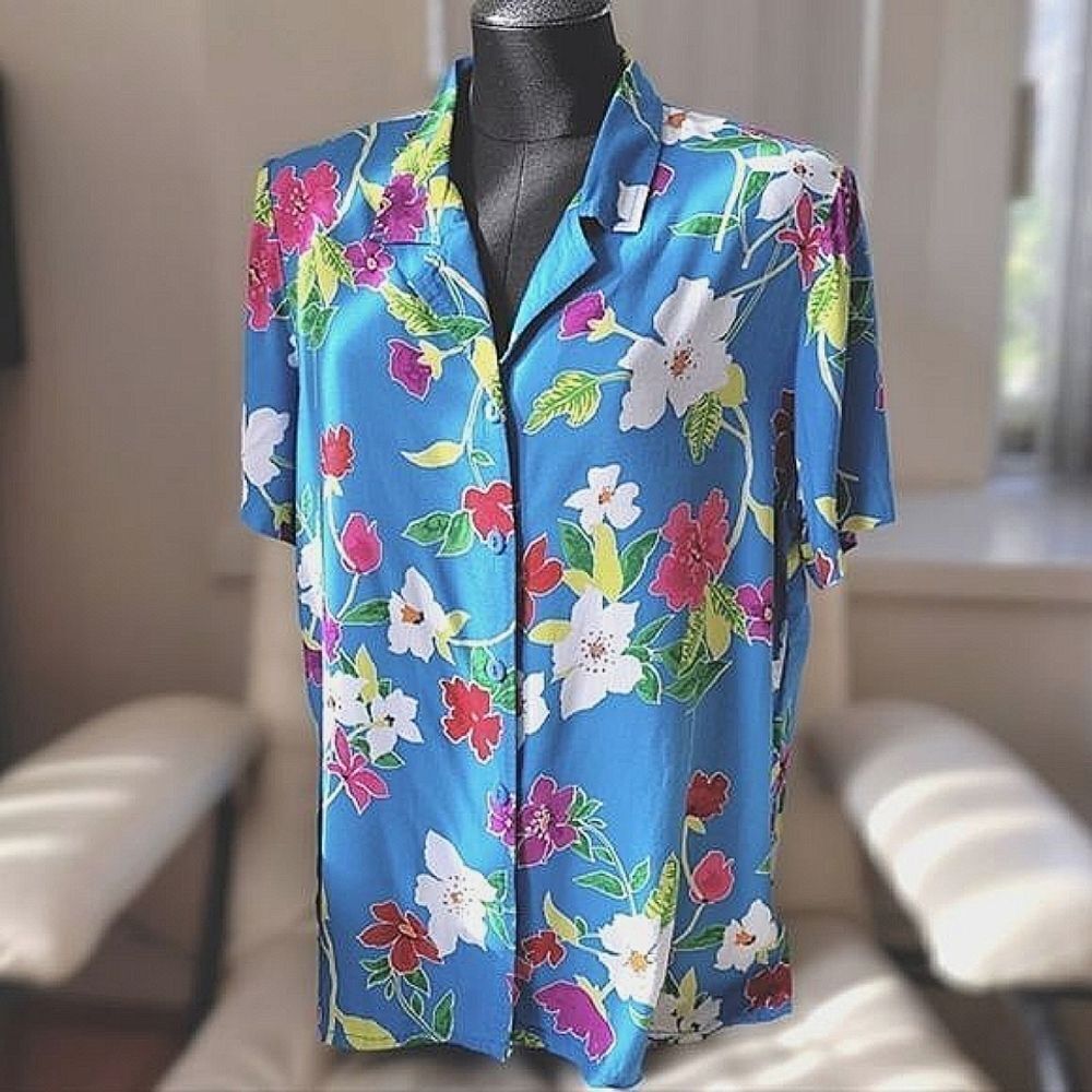 Vtg blue floral short sleeve button-down shirt
